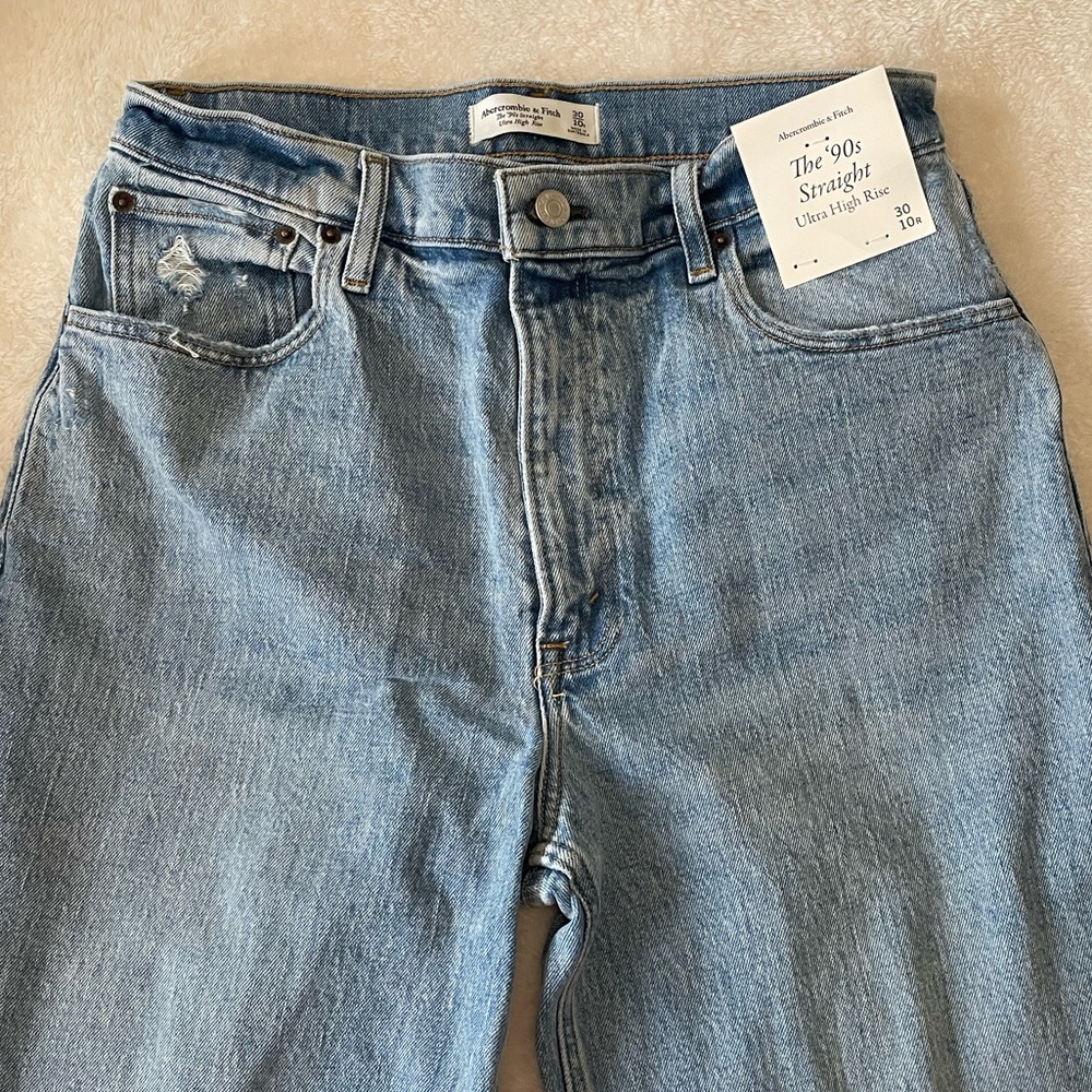 NWT Abercrombie & Fitch Distressed Ultra High Rise 90’s Straight Leg Denim Jeans - Picture 2 of 6